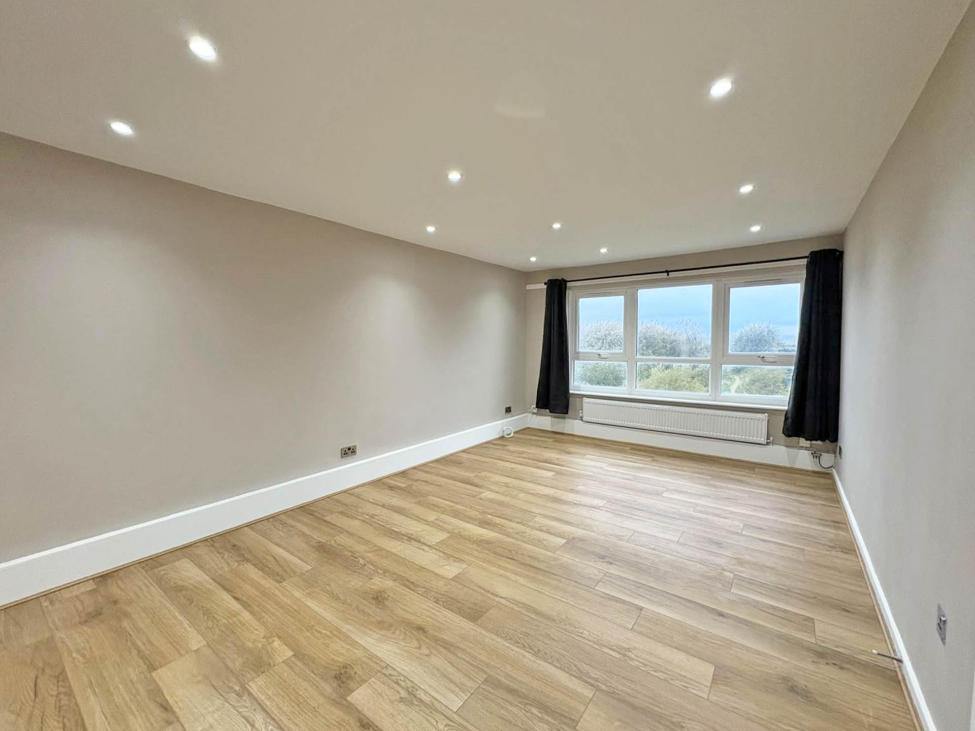 Longfellow Crescent, Moorside, Image 3