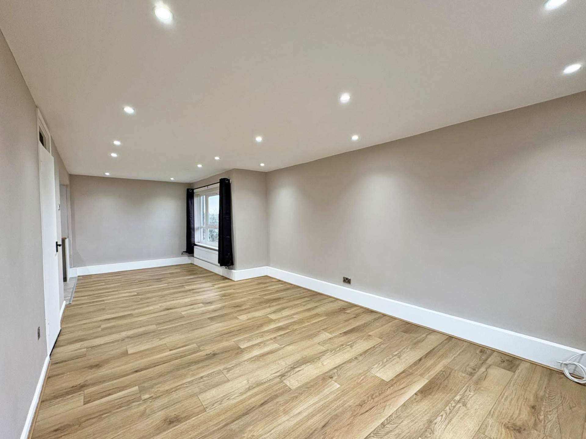 Longfellow Crescent, Moorside, Image 4