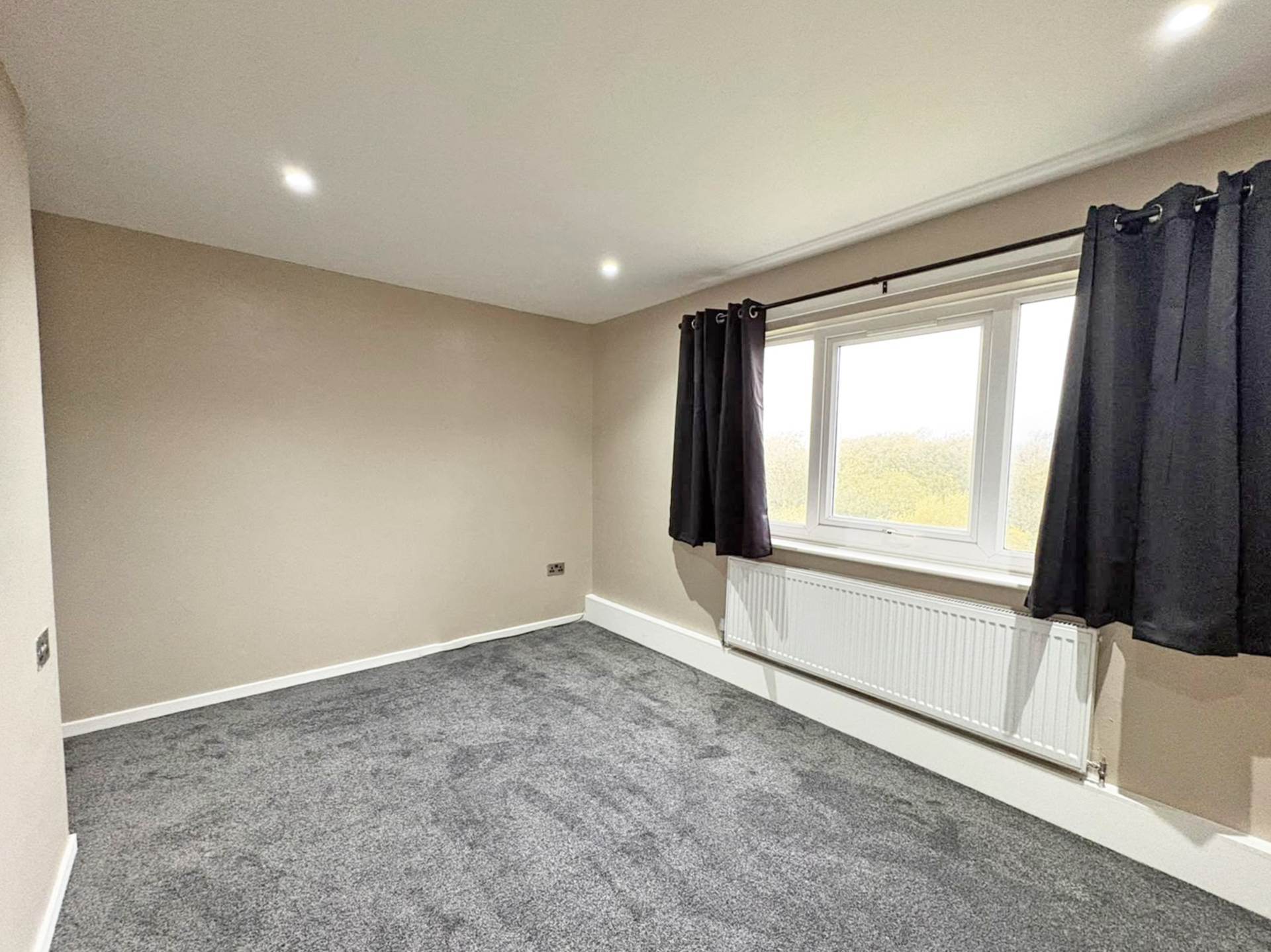Longfellow Crescent, Moorside, Image 6