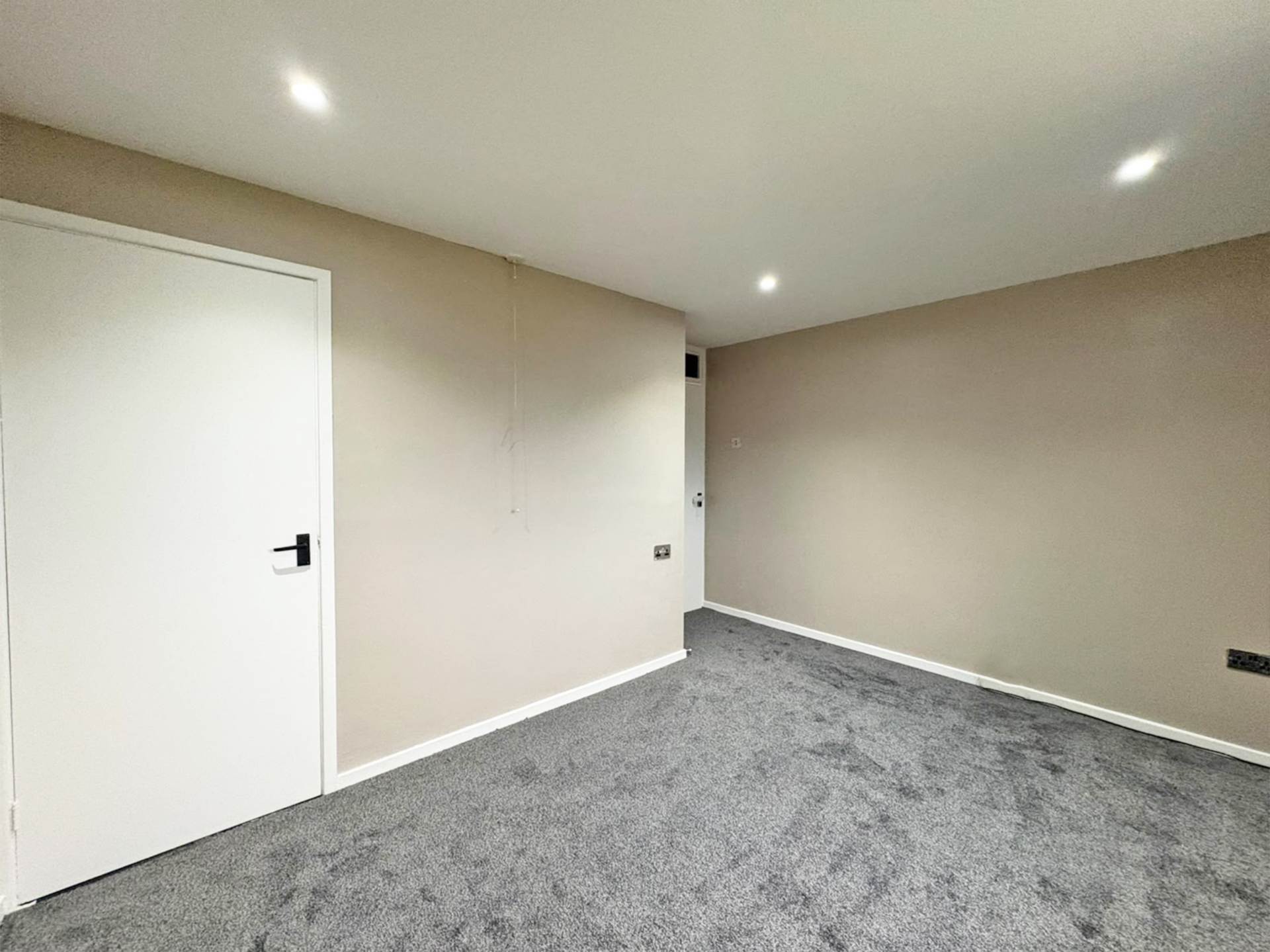 Longfellow Crescent, Moorside, Image 7