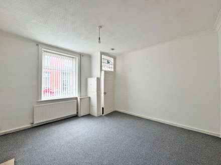 Lyon Street, Shaw, Image 3
