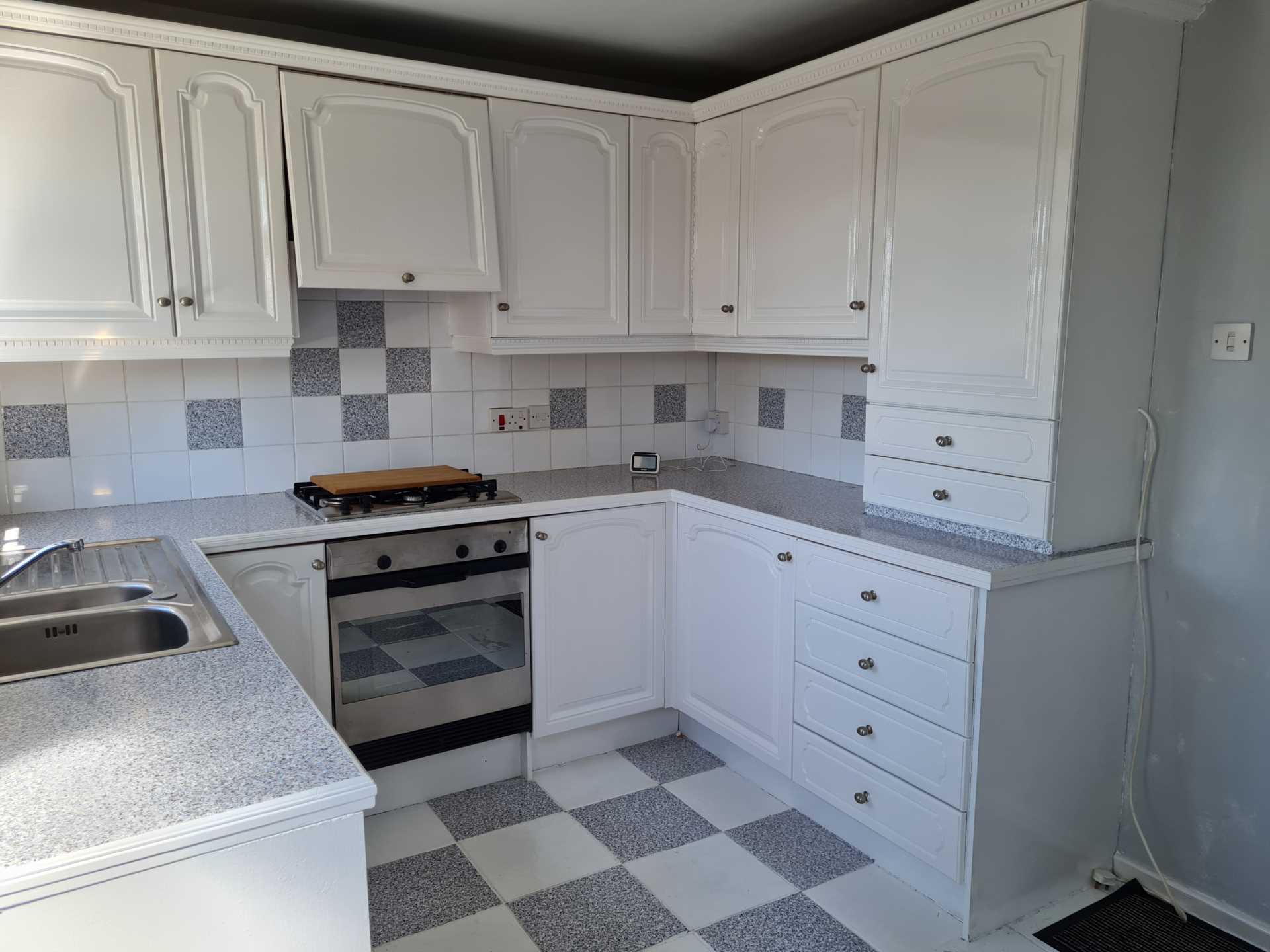 Hillside Avenue, Shaw, Image 5