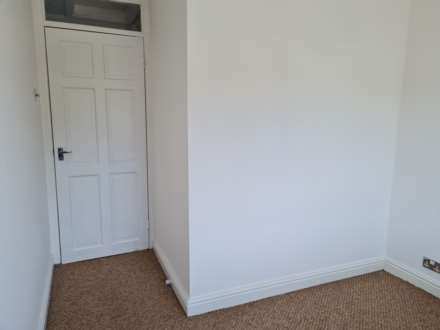 Hillside Avenue, Shaw, Image 12