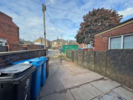 Edmund Street, Shaw, Image 12