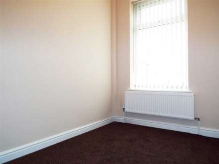 Edmund Street, Shaw, Image 6