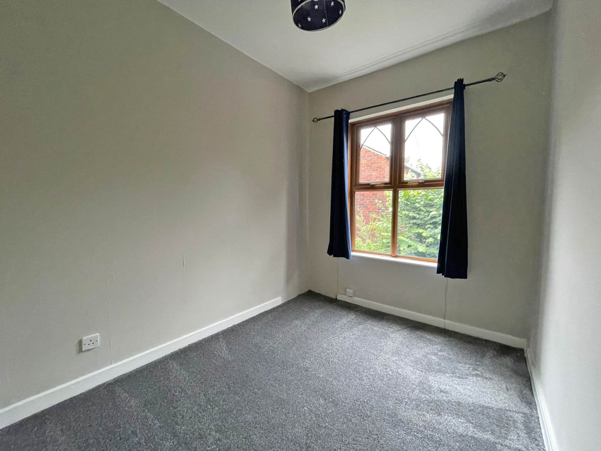 Queen Street, Royton, Image 13