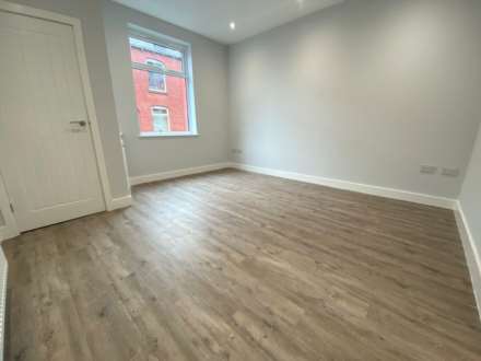 Oxford Street, Shaw, Image 2