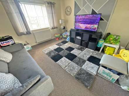 Middleton Road, Royton, Image 2