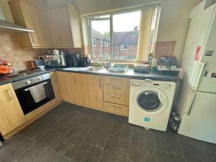 Middleton Road, Royton, Image 4