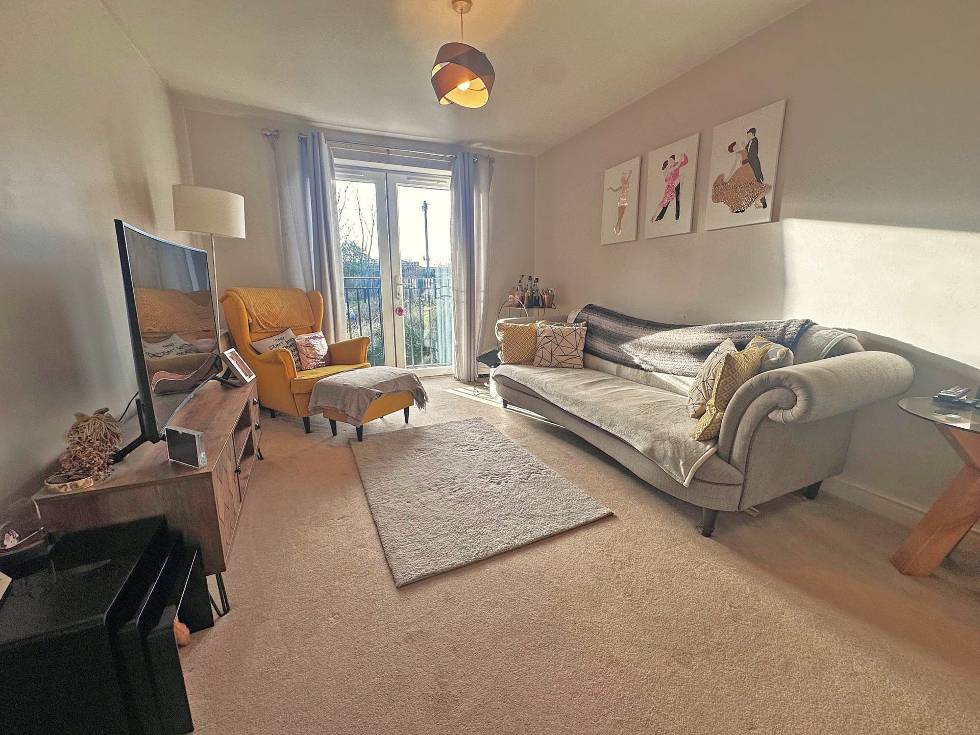 Sheard Court, Shaw, Image 2