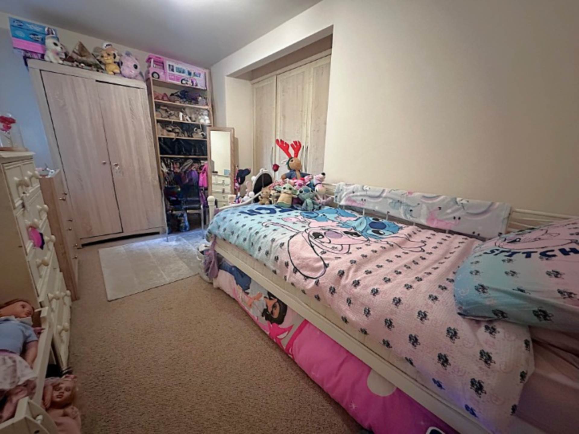 Sheard Court, Shaw, Image 7