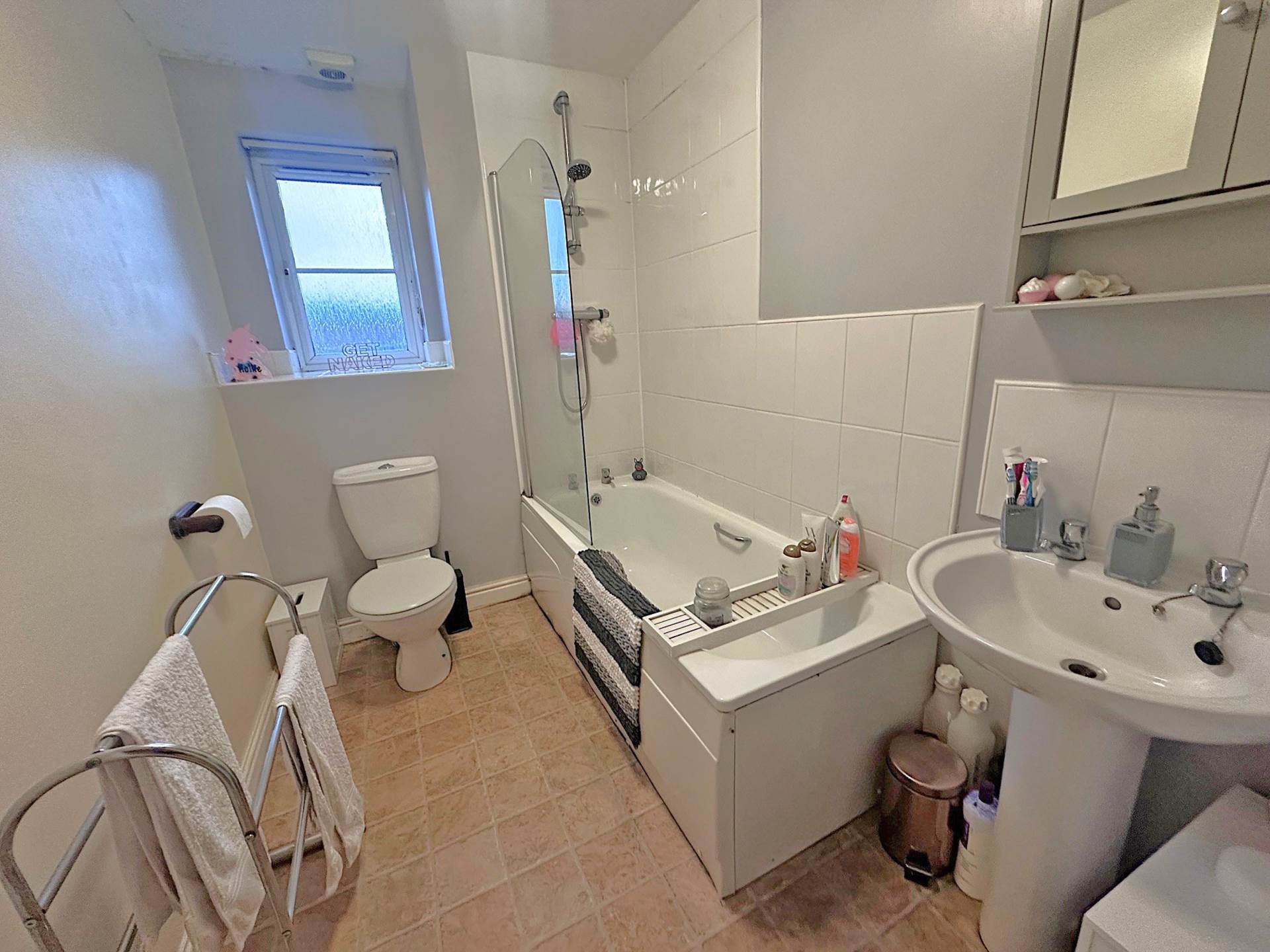 Sheard Court, Shaw, Image 8