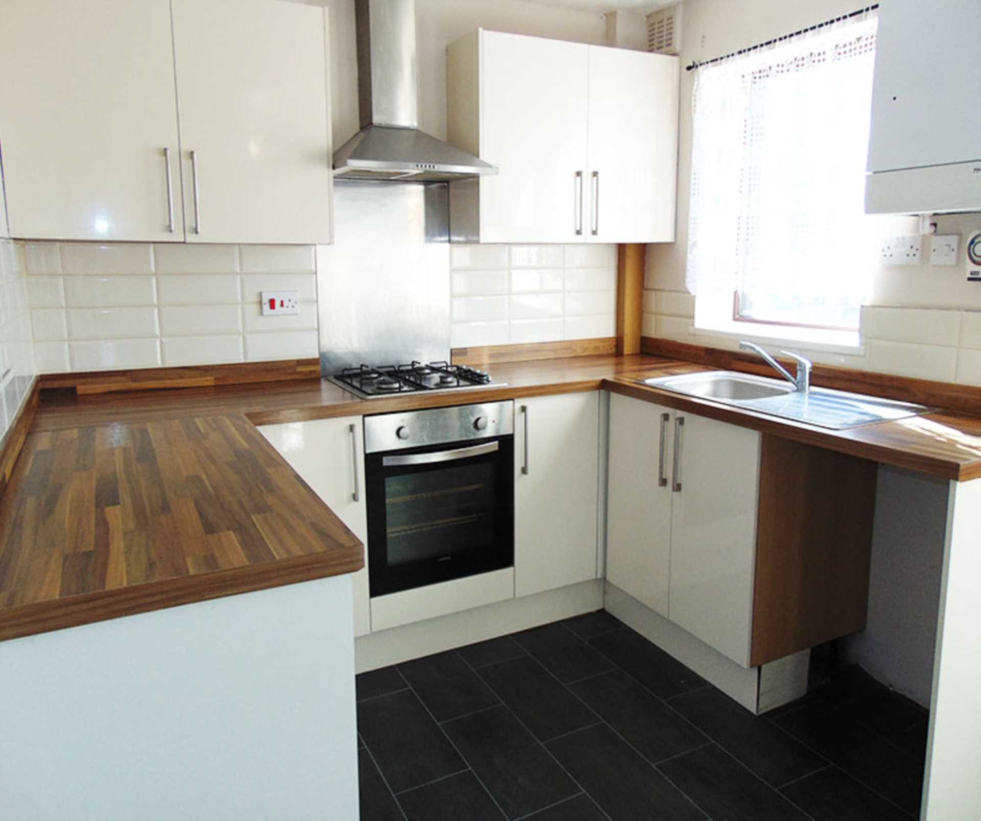 Hillside Avenue, Shaw, Image 3