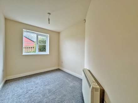 Sheard Court, Shaw Oldham, Image 7