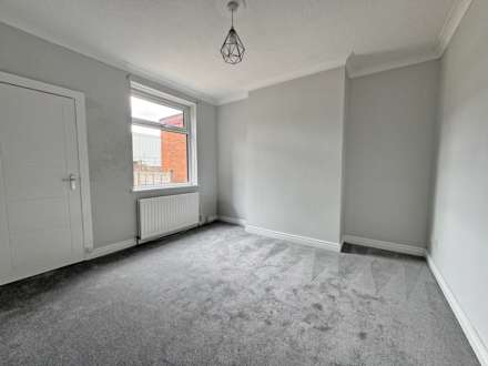 Shaw Road, Royton, Image 5