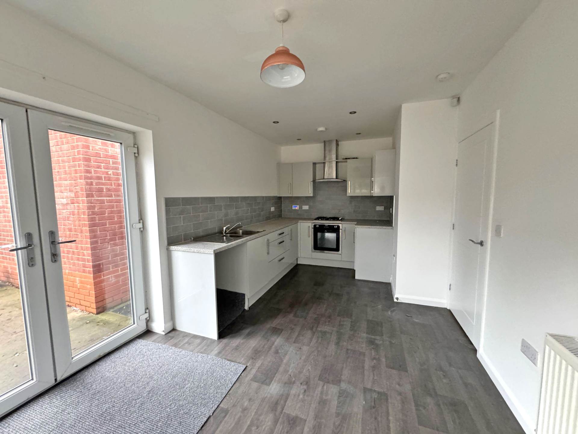 Sheard Court, Shaw, Image 3