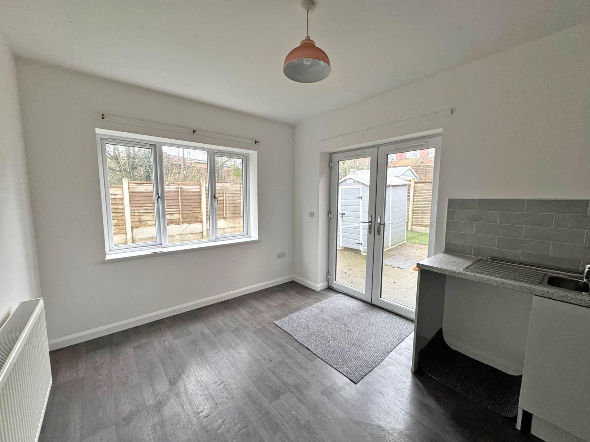 Sheard Court, Shaw, Image 4