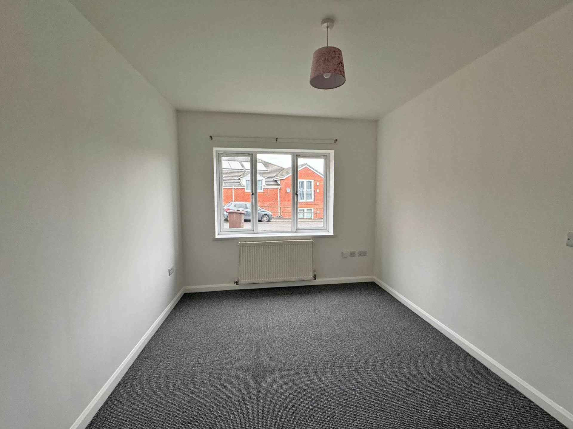Sheard Court, Shaw, Image 5