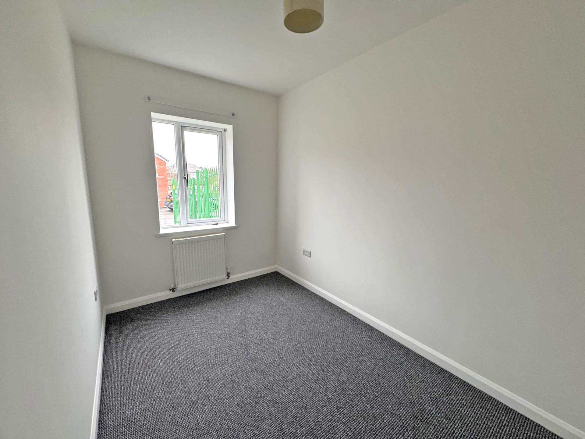 Sheard Court, Shaw, Image 6