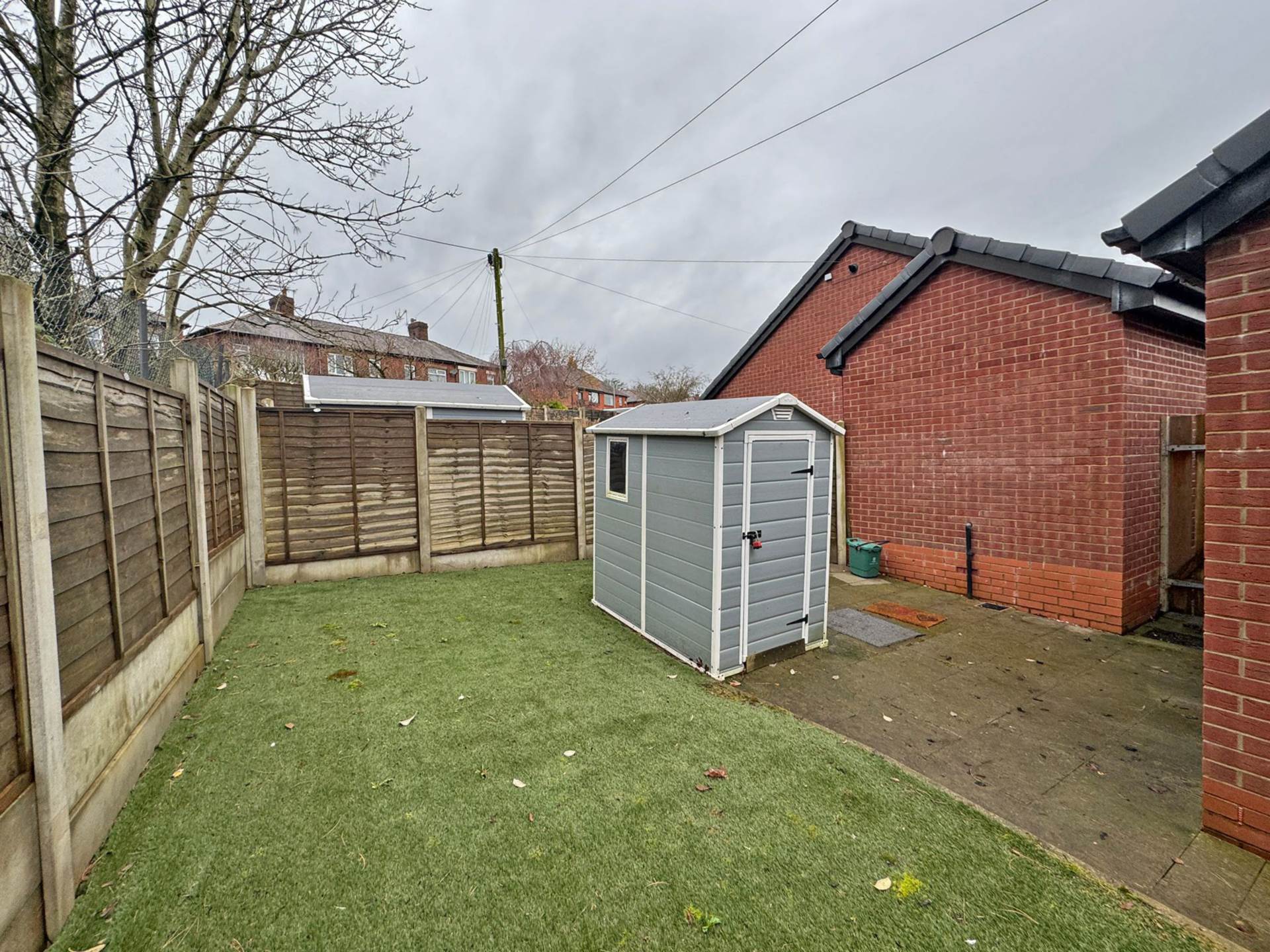 Sheard Court, Shaw, Image 9