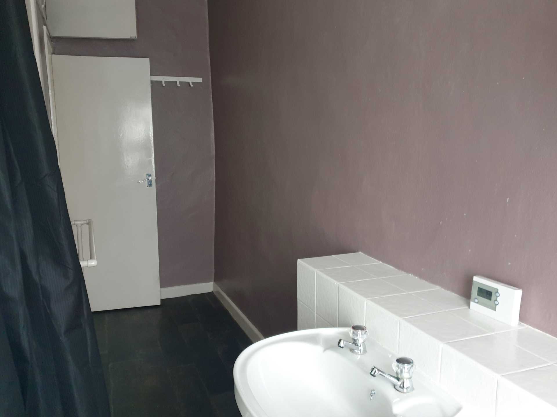 Edenfield Road, Rochdale, Image 13