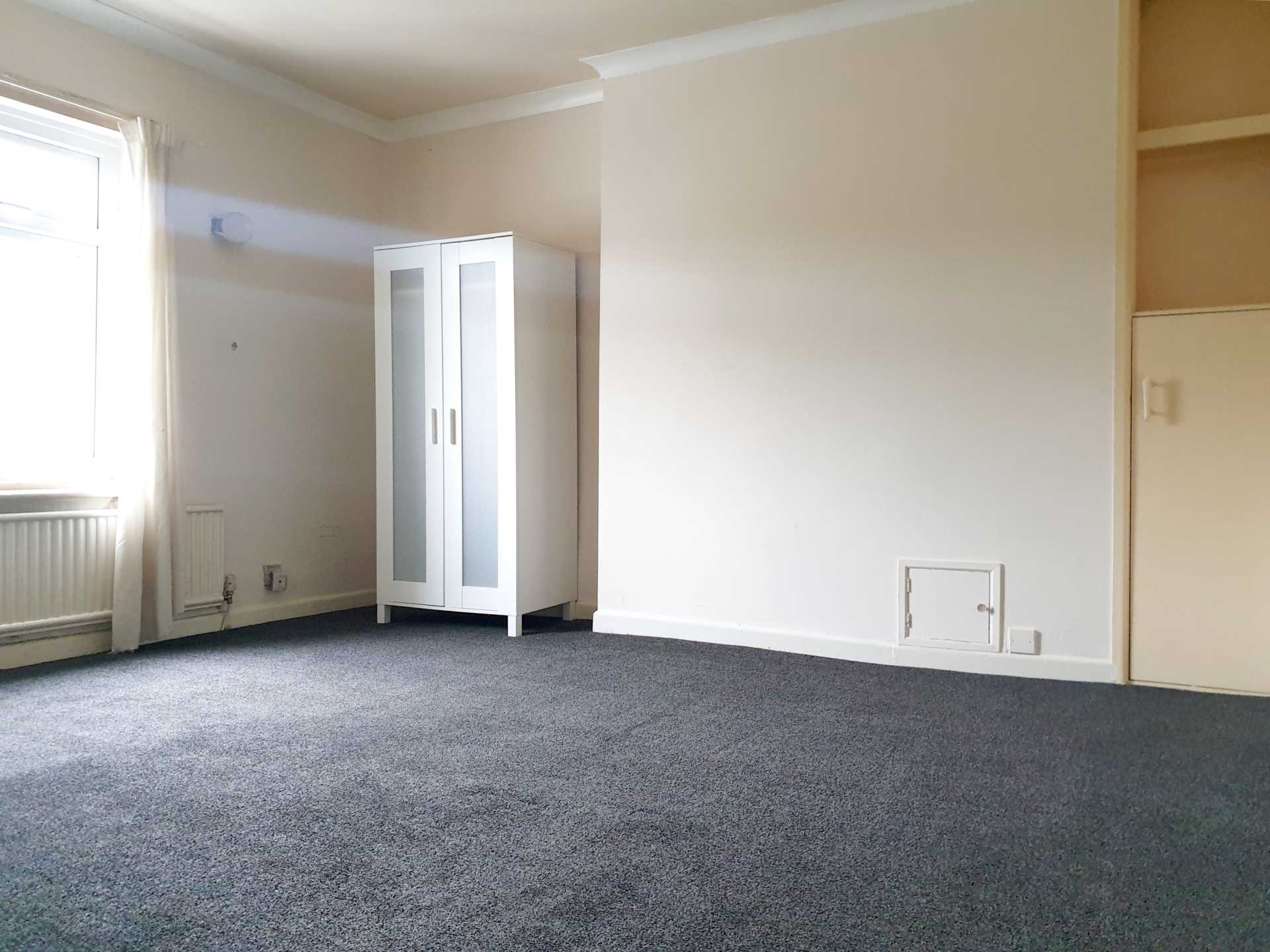 Edenfield Road, Rochdale, Image 9