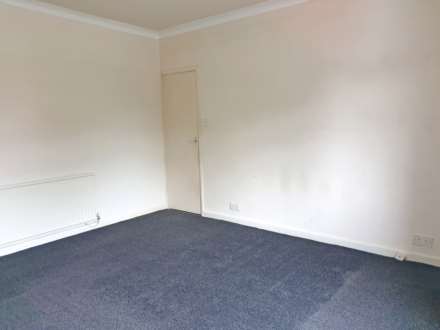 Edenfield Road, Rochdale, Image 11