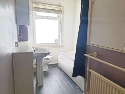 Edenfield Road, Rochdale, Image 12