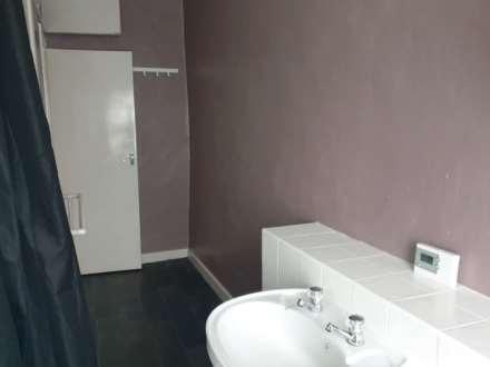 Edenfield Road, Rochdale, Image 13