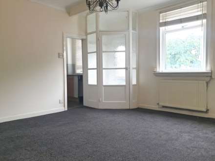 Edenfield Road, Rochdale, Image 4