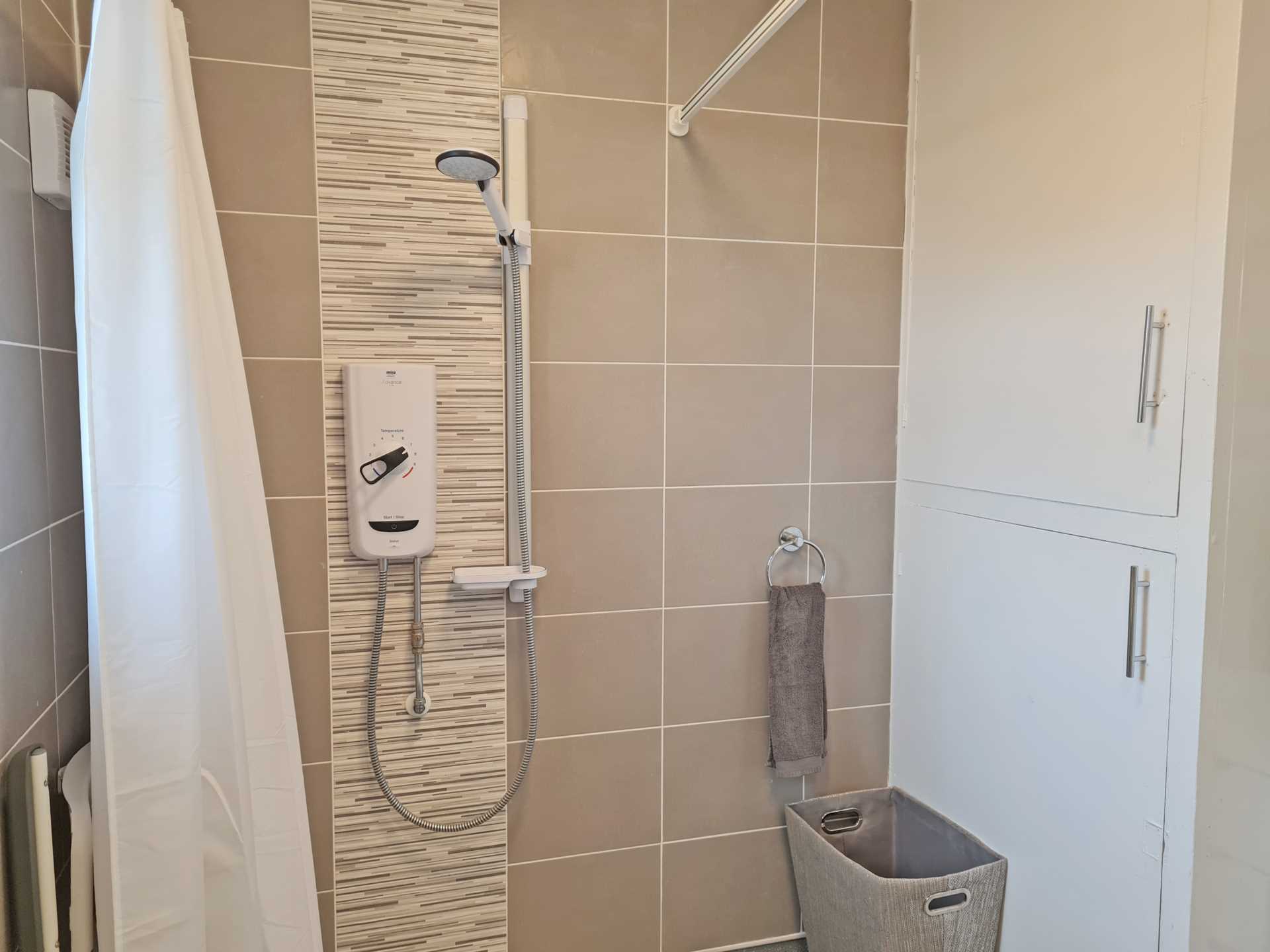 Lilac View Close, Shaw, Image 10