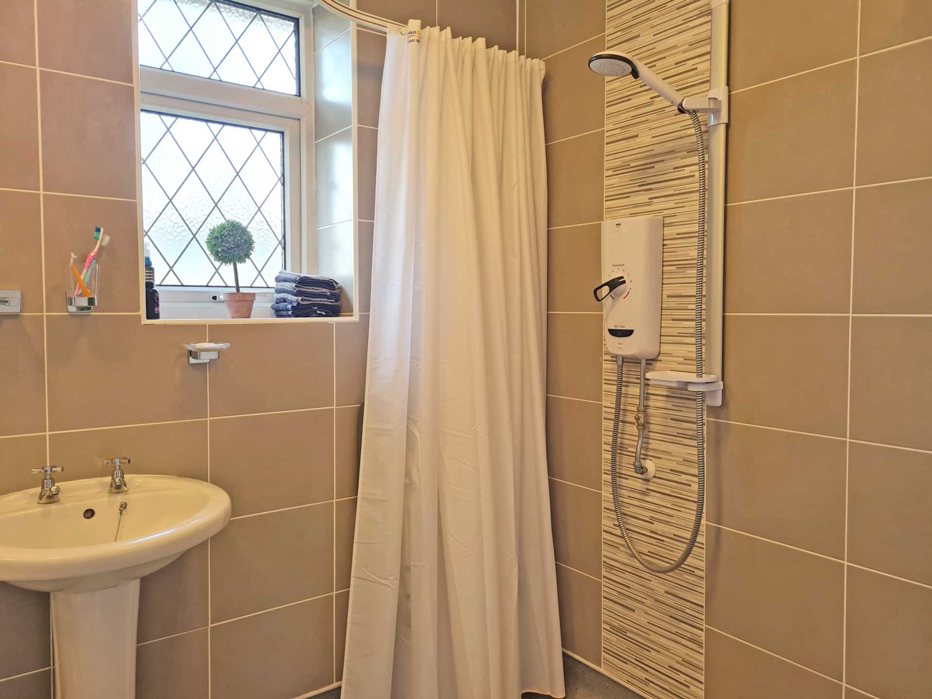 Lilac View Close, Shaw, Image 11