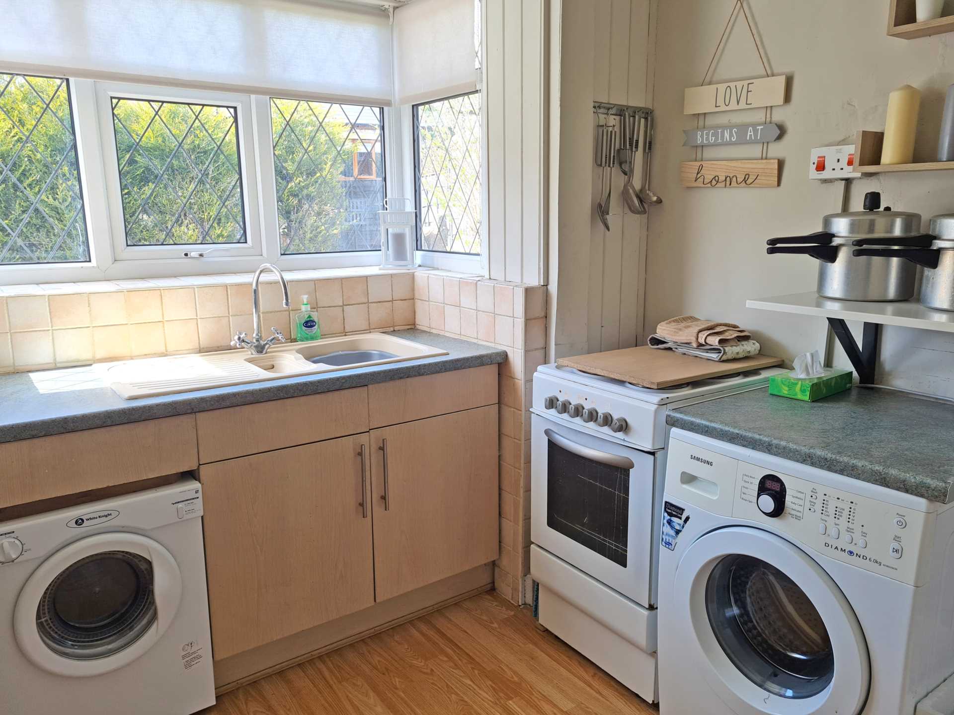 Lilac View Close, Shaw, Image 6