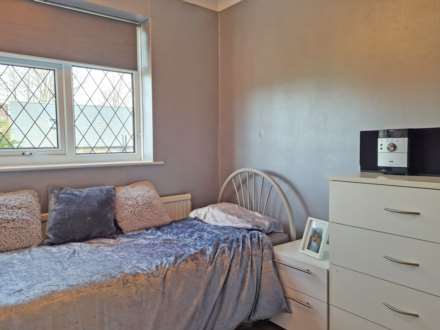 Lilac View Close, Shaw, Image 16