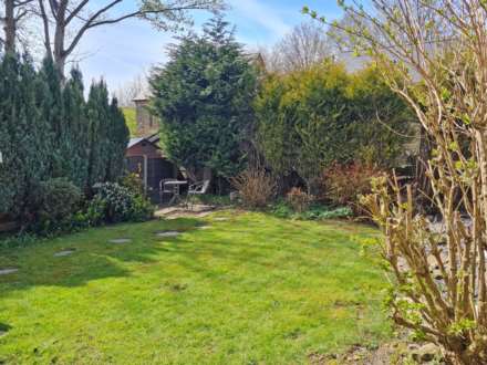 Lilac View Close, Shaw, Image 20