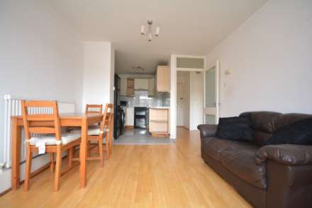 Lindo Close, Chesham HP5, Image 3