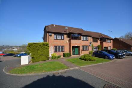 Cameron Road, Chesham HP5, Image 2