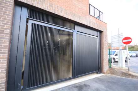 Sycamore Road, Amersham HP6, Image 13