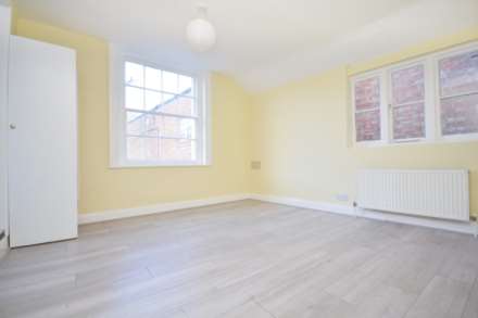 High Street, Chesham HP5, Image 5