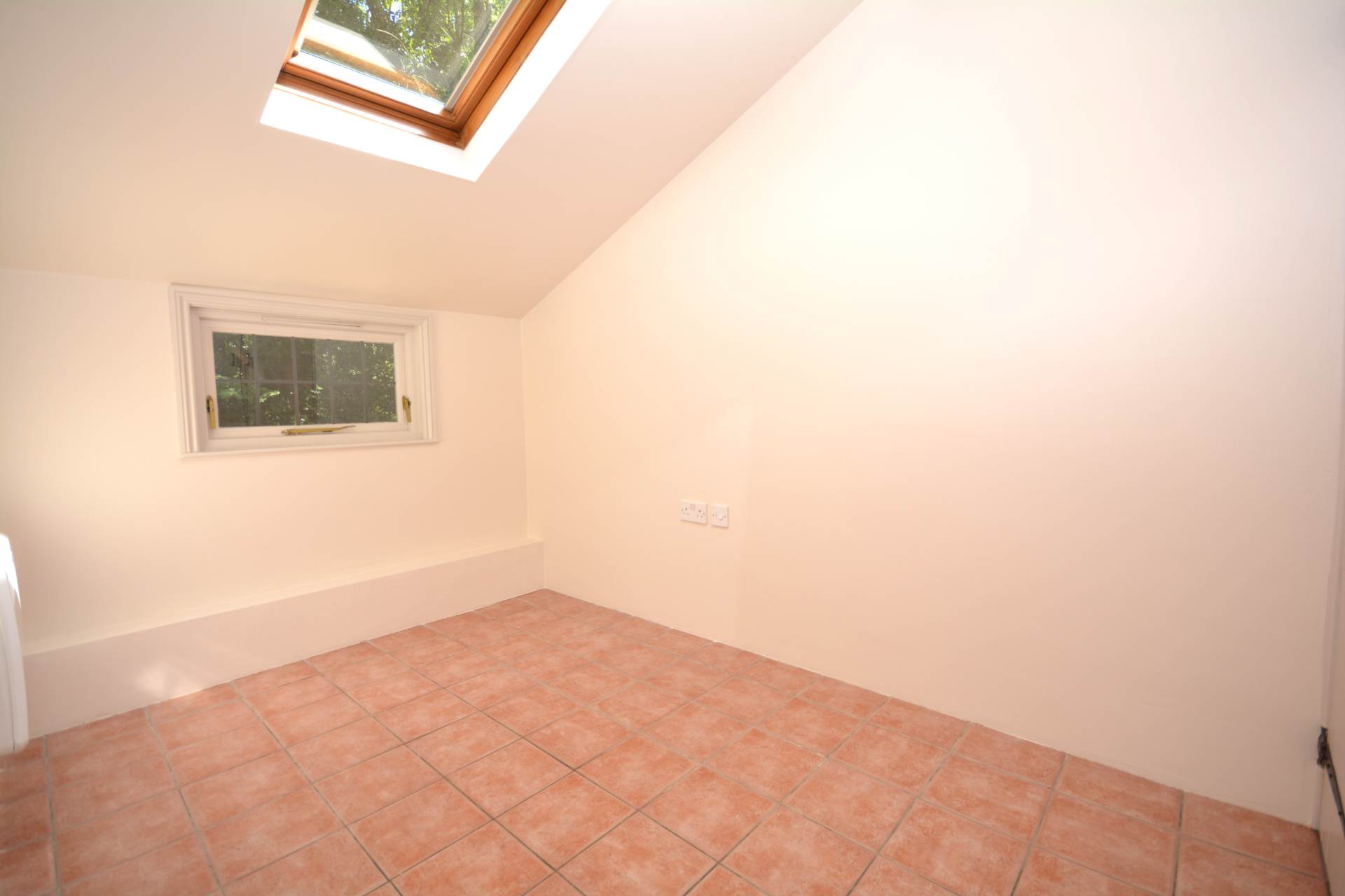 Chiltern Road, Chesham Bois HP6, Image 3