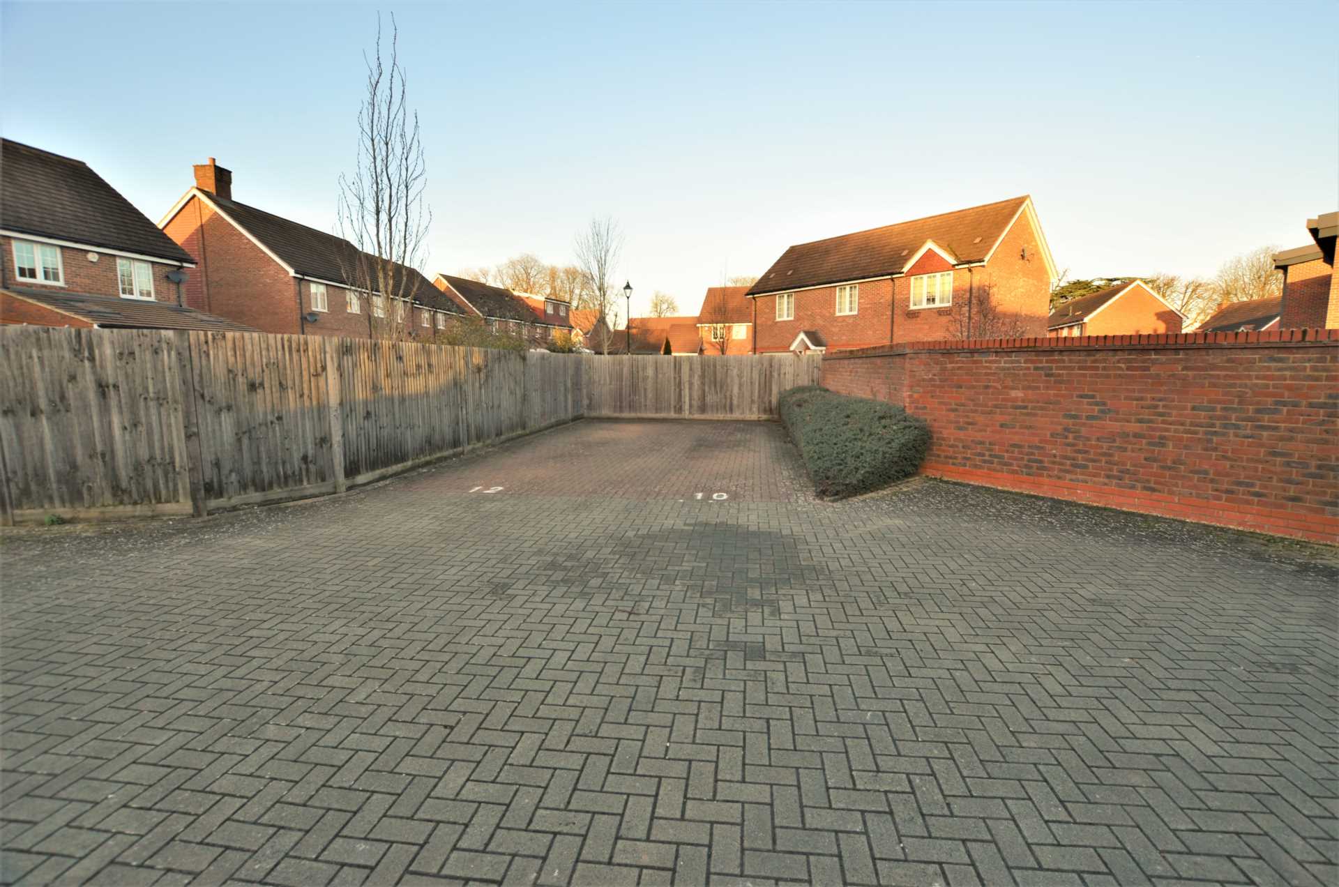 Brudenell Close, Amersham HP6, Image 11