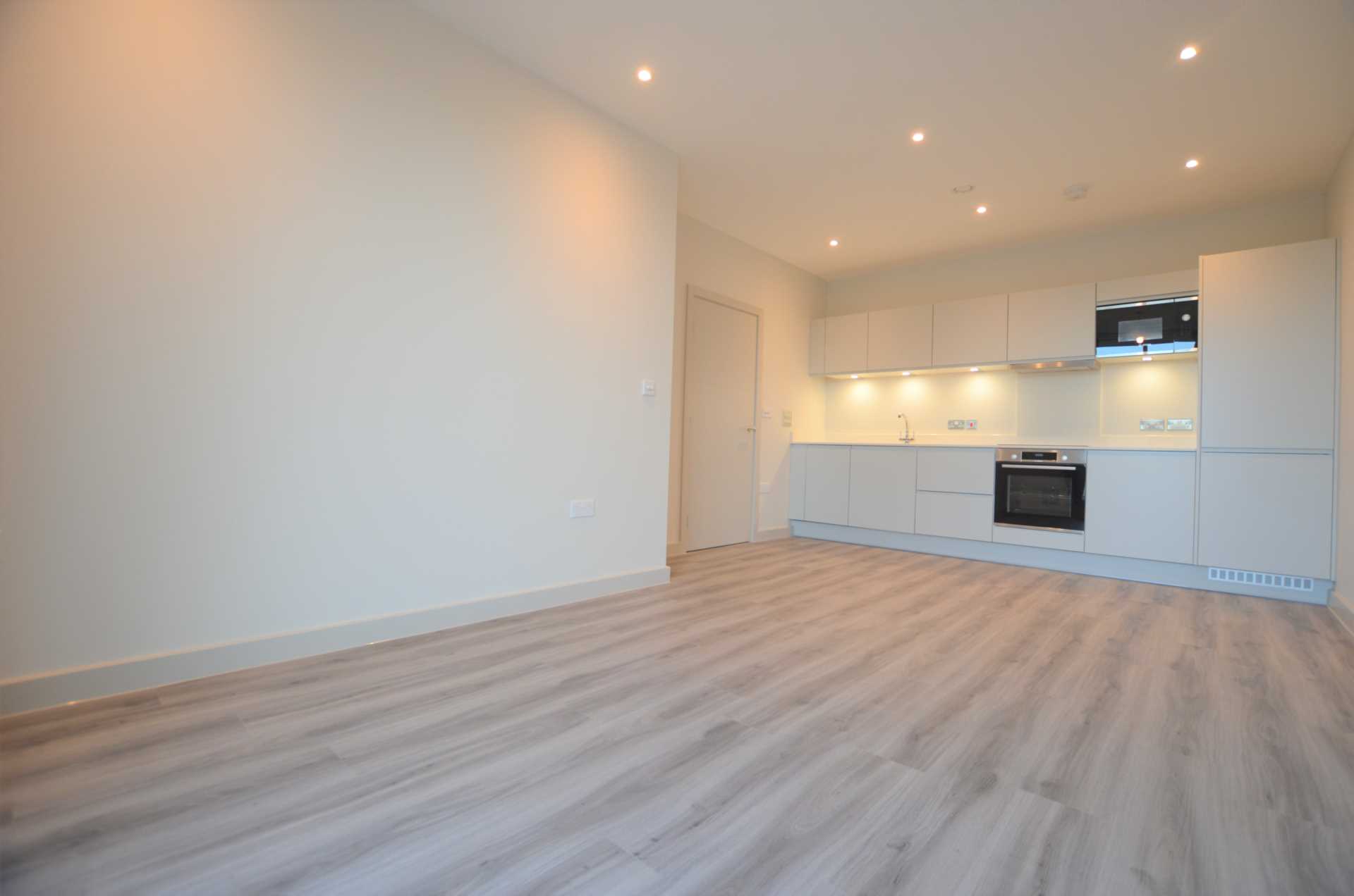 Woodside Road, Amersham HP6, Image 3