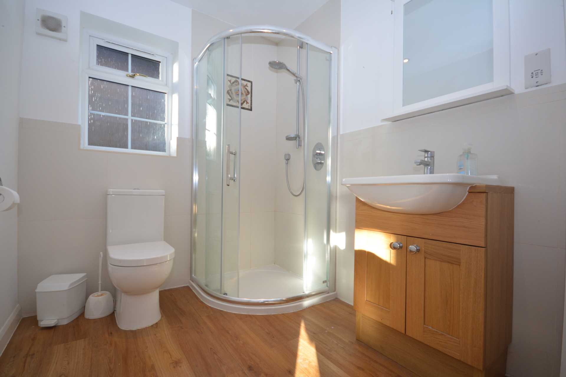 Longfield Drive, Amersham HP6, Image 13