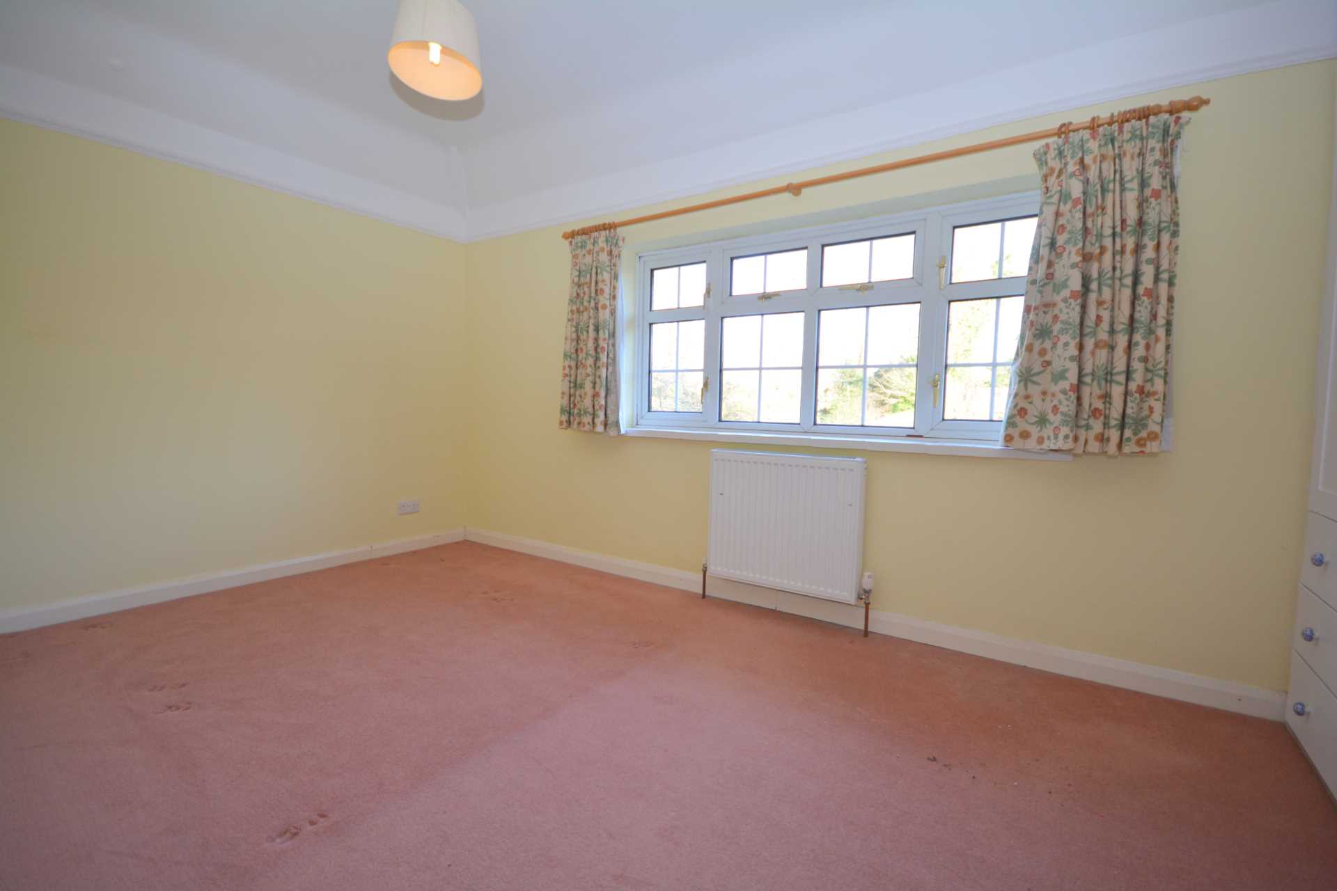Longfield Drive, Amersham HP6, Image 14
