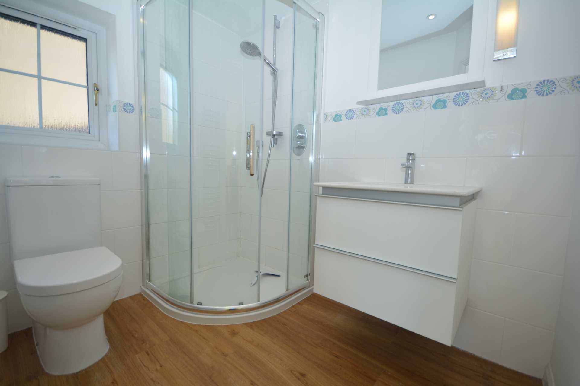 Longfield Drive, Amersham HP6, Image 16