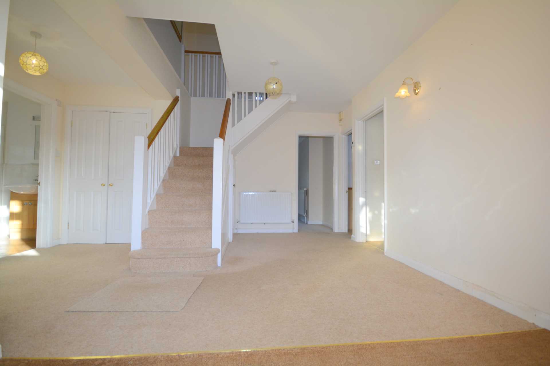 Longfield Drive, Amersham HP6, Image 3