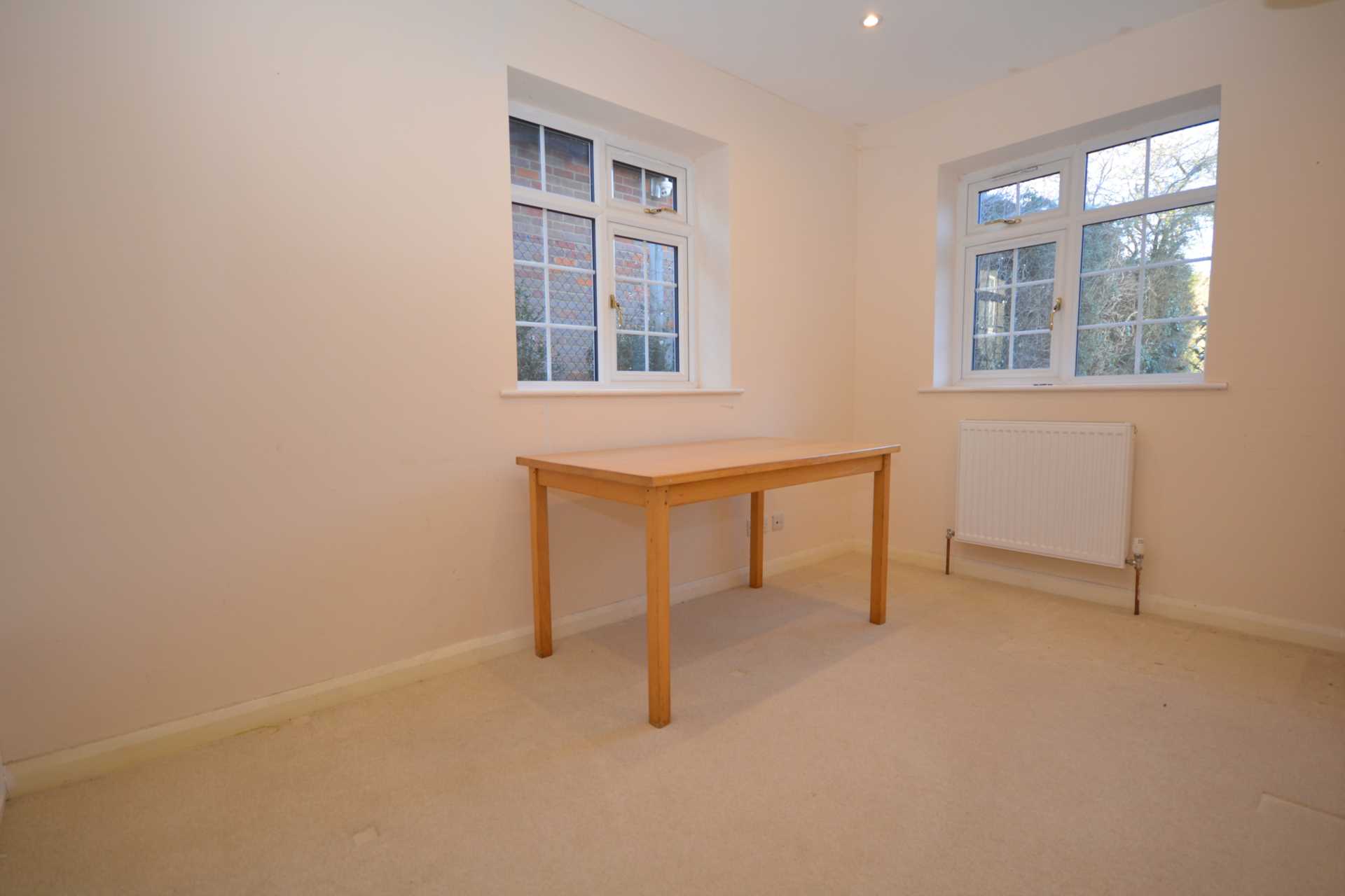 Longfield Drive, Amersham HP6, Image 9