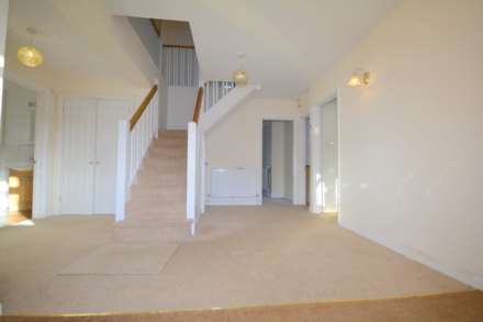 Longfield Drive, Amersham HP6, Image 3