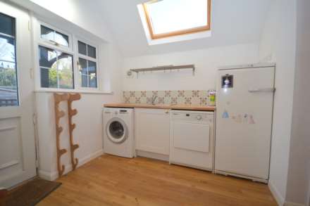 Longfield Drive, Amersham HP6, Image 7