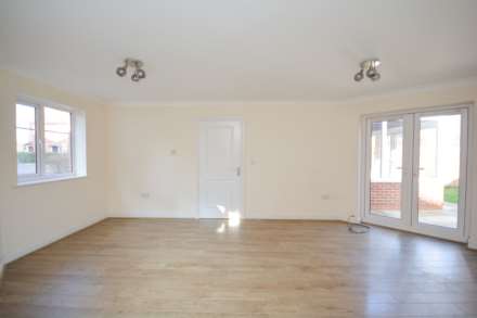 The Bramblings, Amersham, Image 2